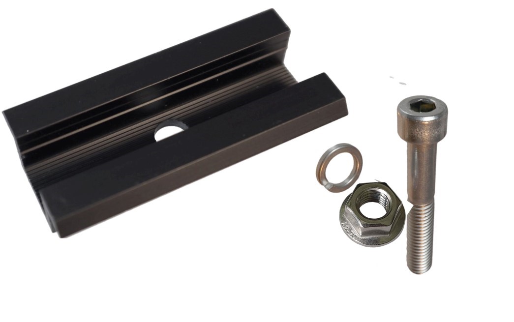 Solar Mittelklemme Set mit M8 Sperrzahnmutter + Schraube Rahmenhöhe 30mm, Schwarz oder Silber