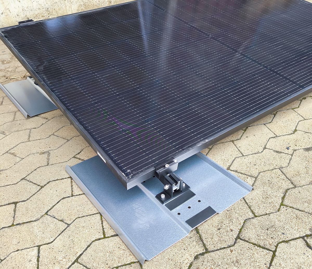 Vario Fußblech Ballastblech (ink. 2x M8x20 Schraube und Sperrzahnmutter)  Fußkonsole für Flachdach Solar Aufständerung universell einsetzbar